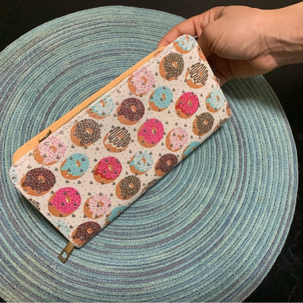 Donut Design Purse - Picture 4 of 4